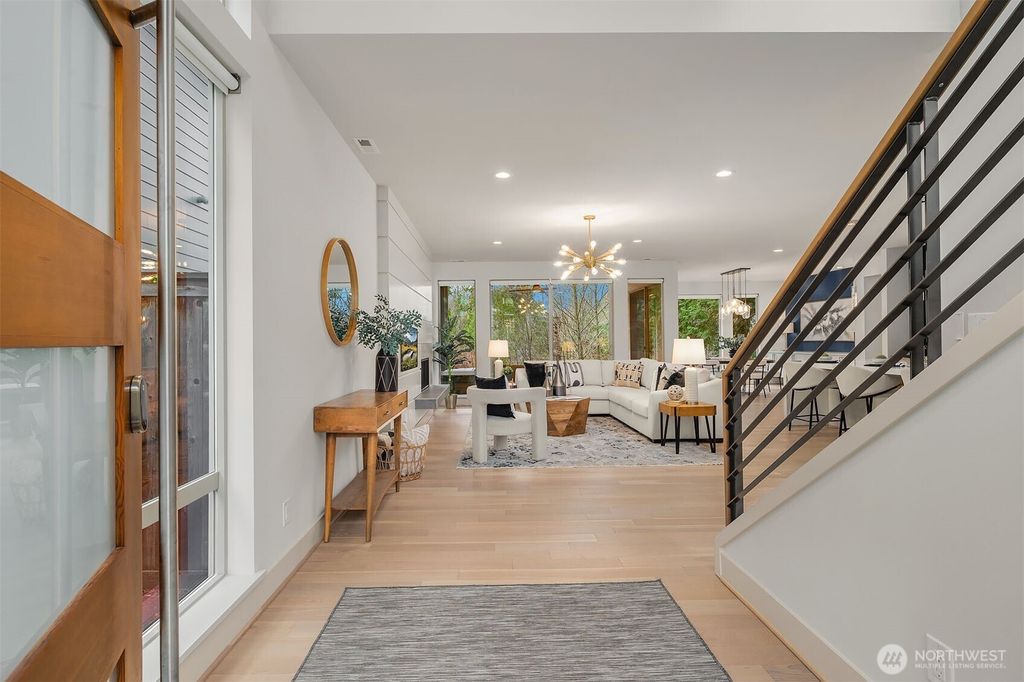 Photo of 8919 128th Way NE, Kirkland, WA 98033 (MLS # 2331916)