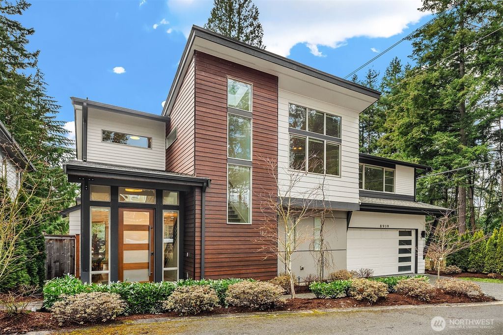 Photo of 8919 128th Way NE, Kirkland, WA 98033 (MLS # 2331916)