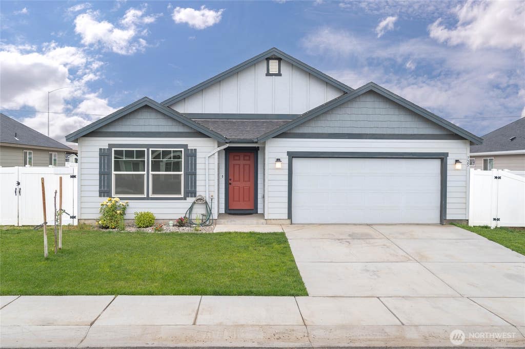 Photo of 725 L St ST NE, Quincy, WA 98848 (MLS # 2537637)