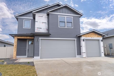 Photo of 585 S Perry Avenue, East Wenatchee, WA 98802 (MLS # 2429963)