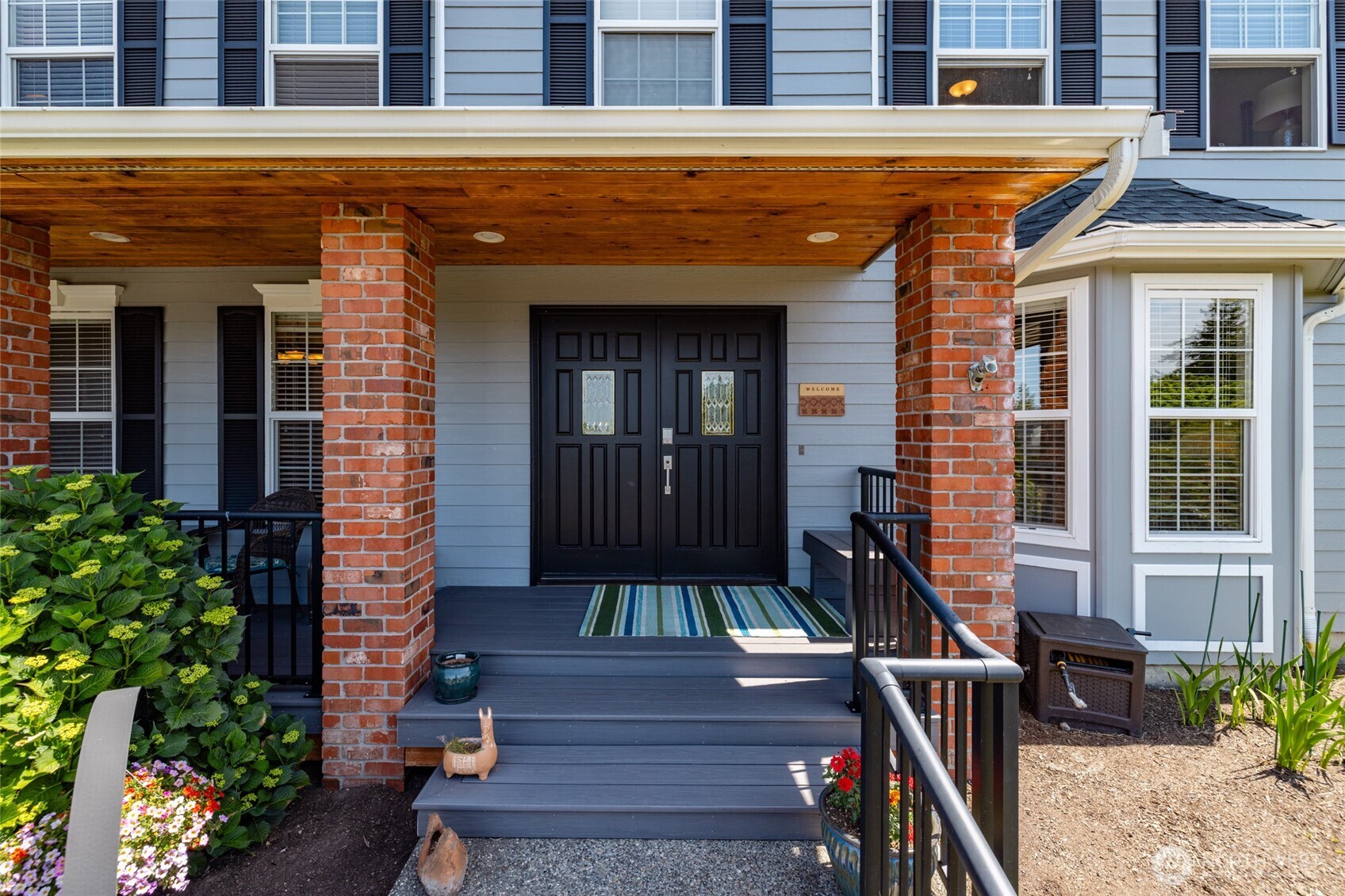 418 S 38th Place