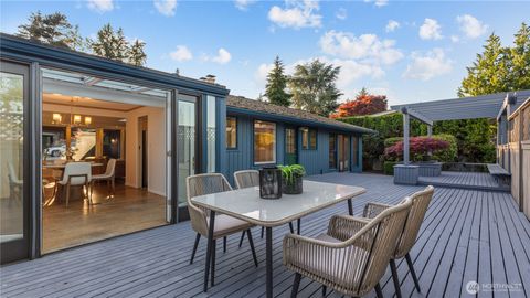 Photo of 2404 79th Avenue NE, Medina, WA 98039 (MLS # 2428929)