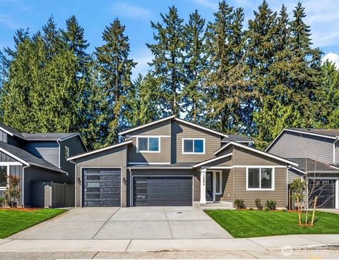 Photo of 15224 106th Avenue E, Puyallup, WA 98374 (MLS # 2506679)