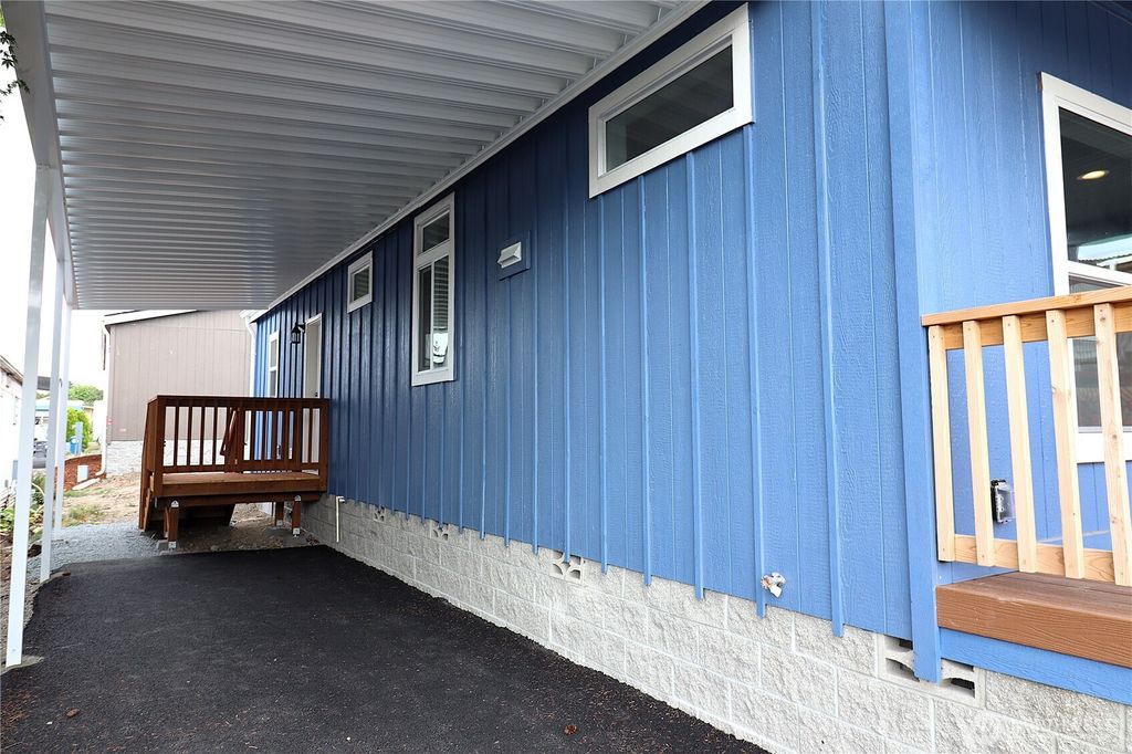 Photo of 3420 S 182nd Place #209, SeaTac, WA 98188 (MLS # 2435425)
