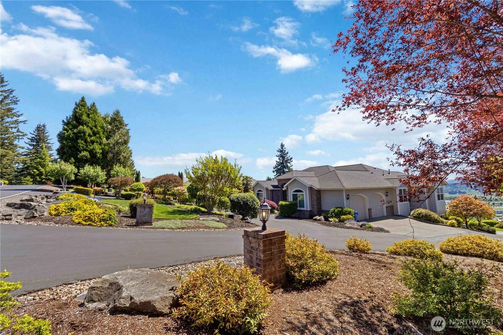 Photo of 193 Alderwood Drive, Chehalis, WA 98532 (MLS # 2561977)