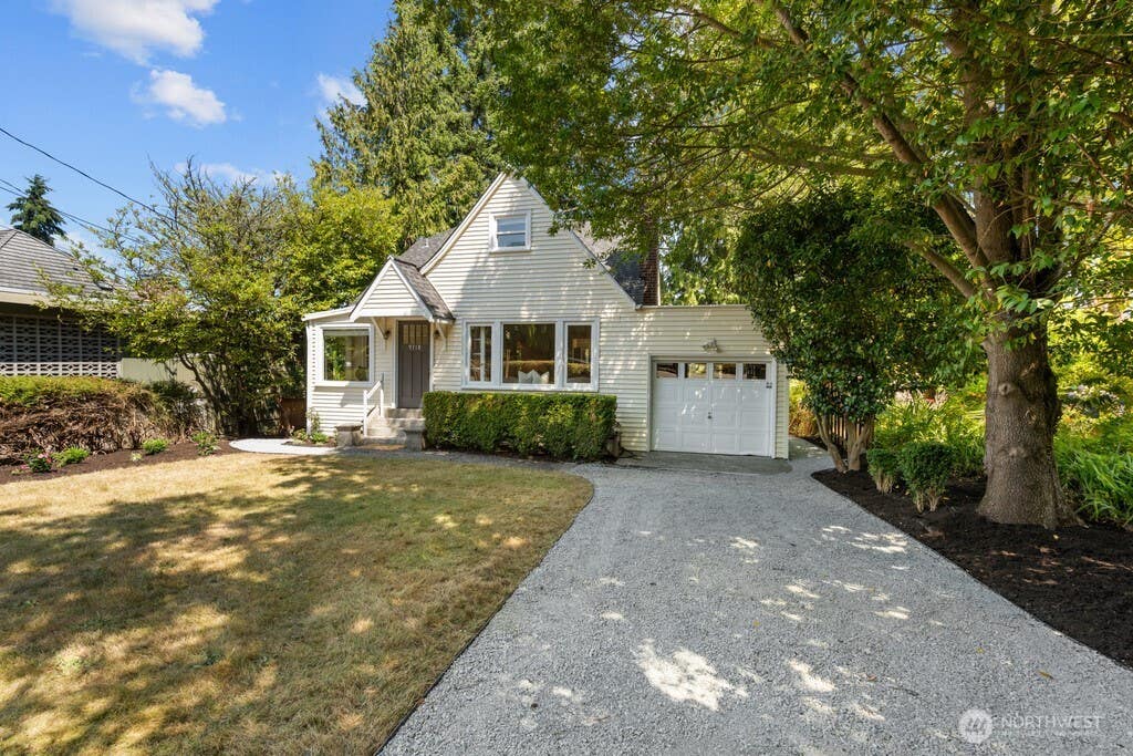 Photo of 9718 12th Avenue NW, Seattle, WA 98117 (MLS # 2561352)