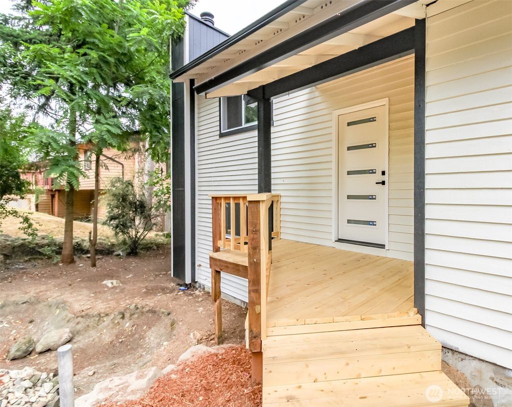 Photo of 21241 S 29th Avenue, SeaTac, WA 98198 (MLS # 2393996)