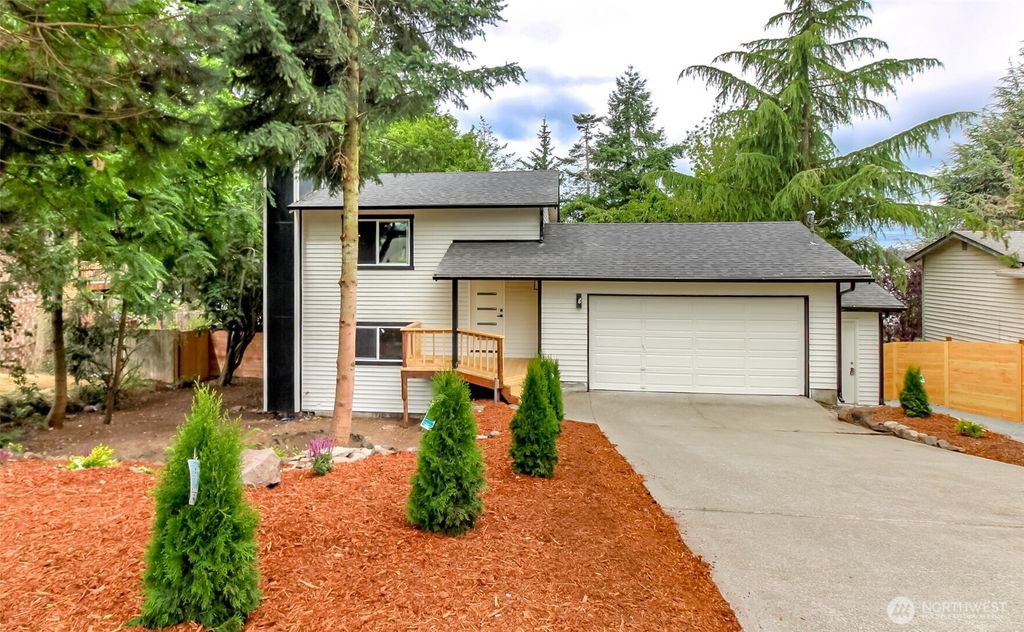 Photo of 21241 S 29th Avenue, SeaTac, WA 98198 (MLS # 2393996)