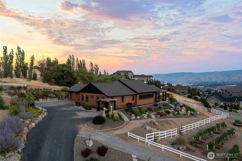 Photo of 54 Shade Tree Lane, Wenatchee, WA 98801 (MLS # 2415944) Photo of 54 Shade Tree Lane, Wenatchee, WA 98801 (MLS # 2415944)