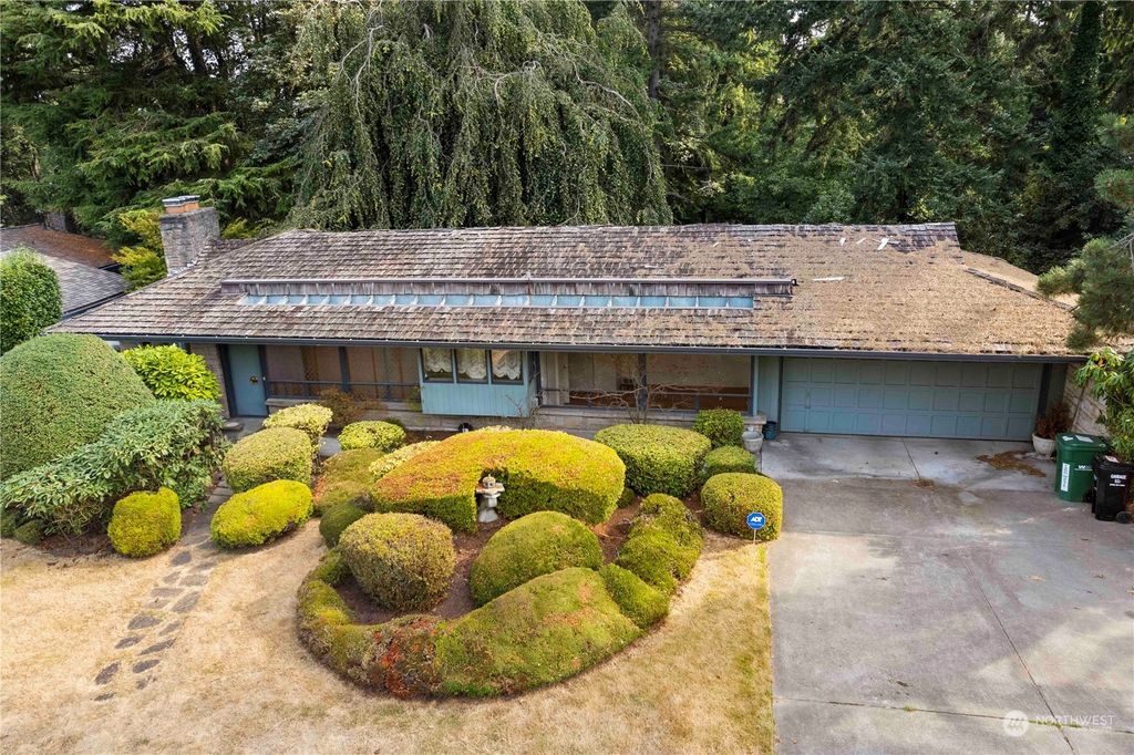 Photo of 1806 NW Blue Ridge Drive, Seattle, WA 98177 (MLS # 1996968)