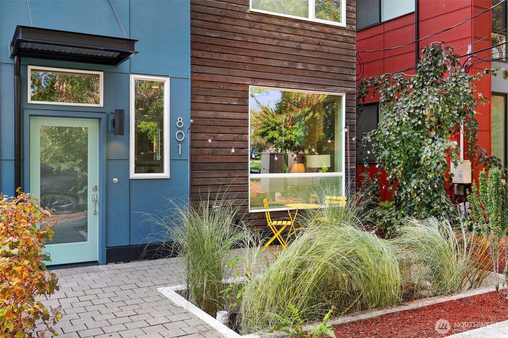 Photo of 801 S Homer Street #B, Seattle, WA 98108 (MLS # 2585759)