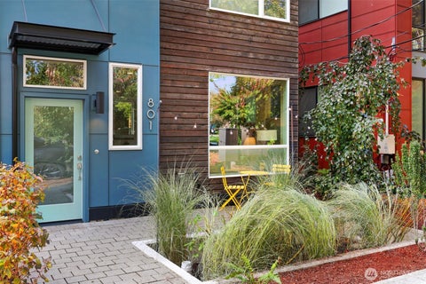 Photo of 801 S Homer Street #B, Seattle, WA 98108 (MLS # 2585759)