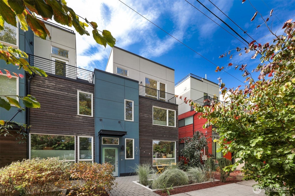 Photo of 801 S Homer Street #B, Seattle, WA 98108 (MLS # 2585759)
