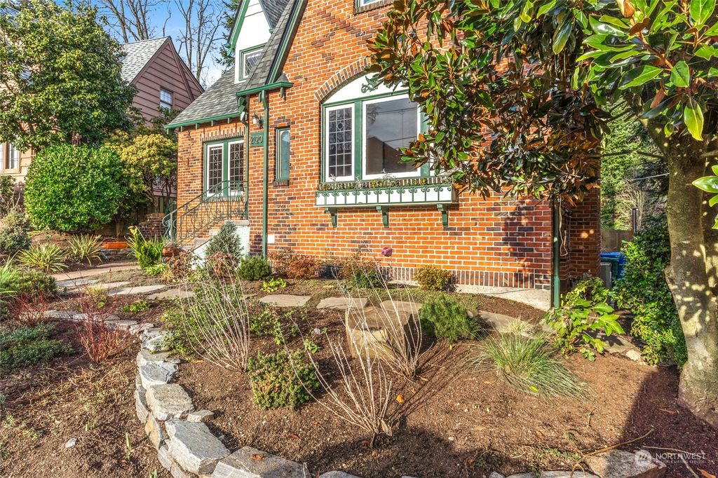 Photo of 2120 NE Park Road, Seattle, WA 98105 (MLS # 2320107)