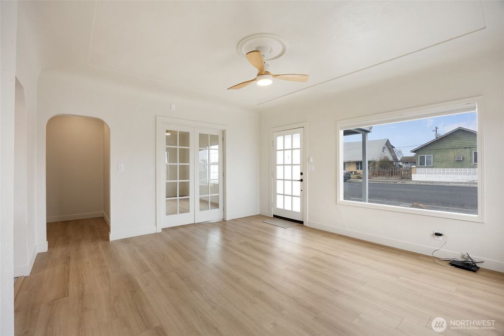 Photo of 1003 W Rose Avenue, Moses Lake, WA 98837 (MLS # 2477022)