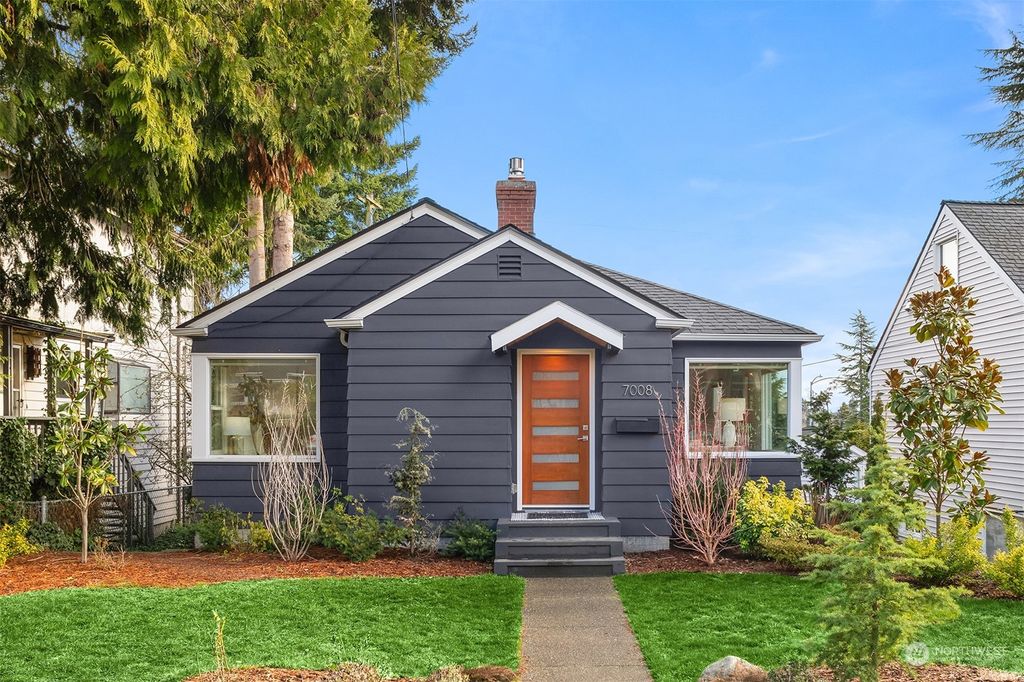 Photo of 7008 34th Avenue NE, Seattle, WA 98115 (MLS # 2193280)