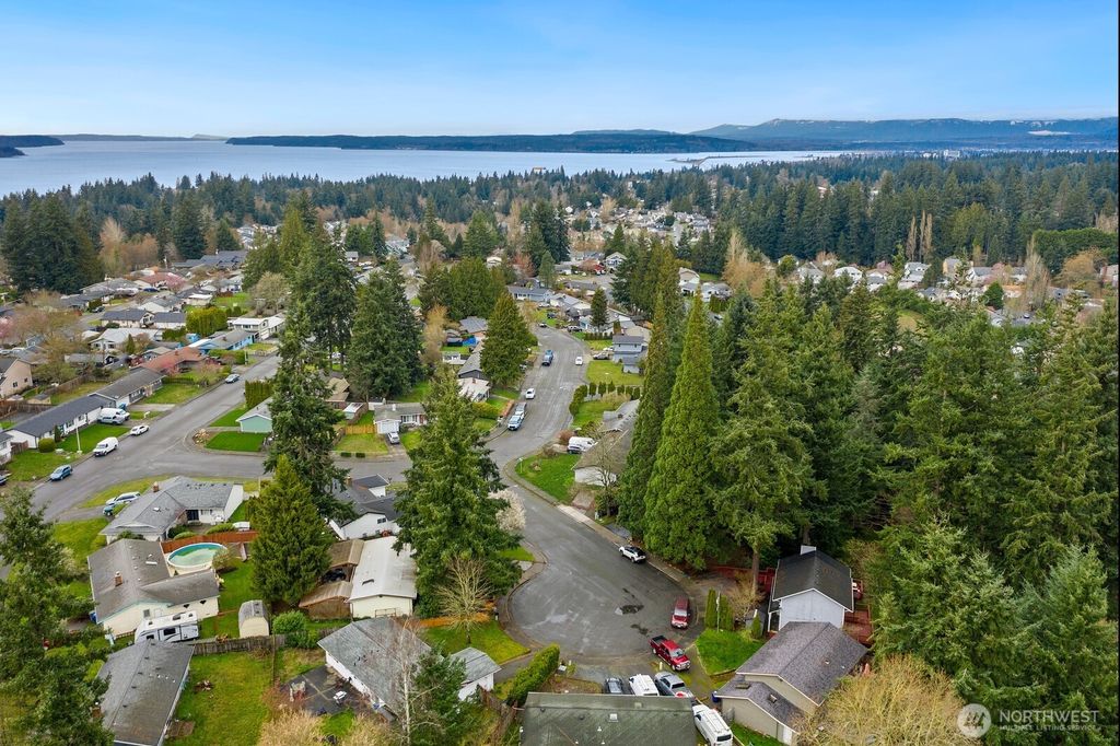 Photo of 6327 Polk Place, Everett, WA 98203 (MLS # 2475012)