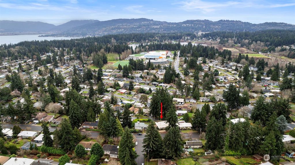 Photo of 16017 Lake Hills Boulevard, Bellevue, WA 98008 (MLS # 2190281)