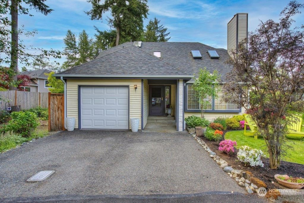 Photo of 32911 4th Lane S, Federal Way, WA 98003 (MLS # 2075606)
