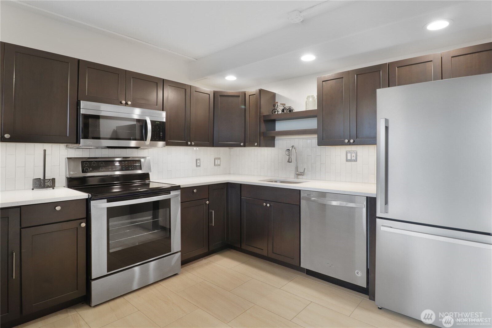 1910 Evergreen Park Drive SW 905