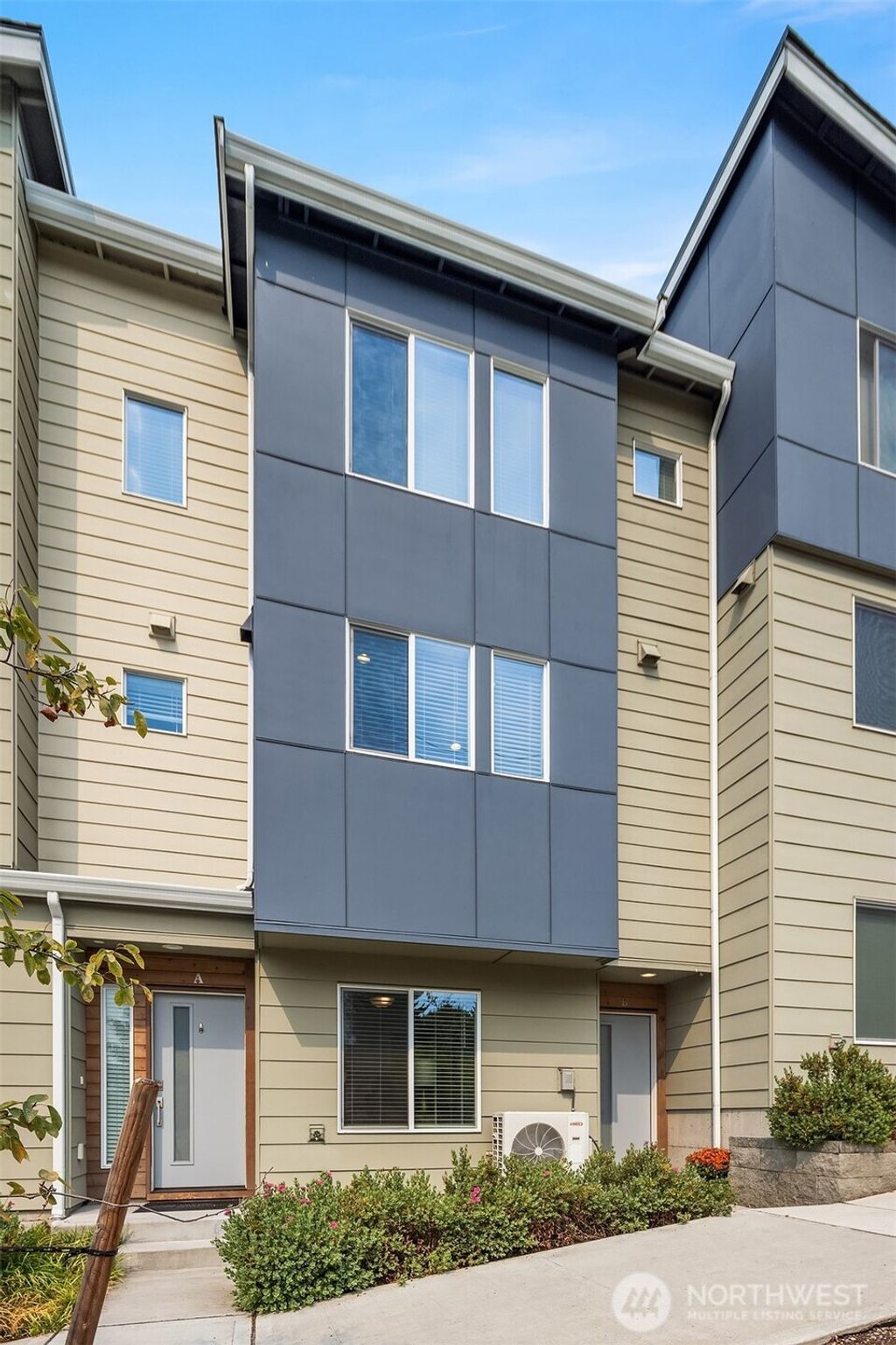 Photo of 1202 NE 180th Street #B, Shoreline, WA 98155 (MLS # 2427661)
