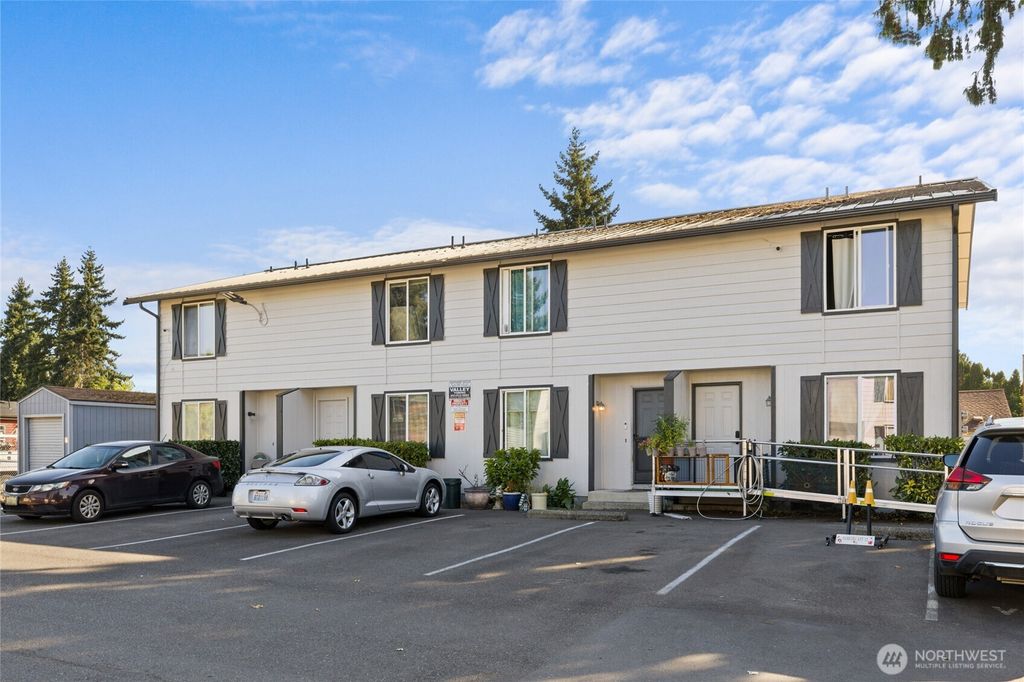 Photo of 501 37th Street SE, Auburn, WA 98002 (MLS # 2436601)