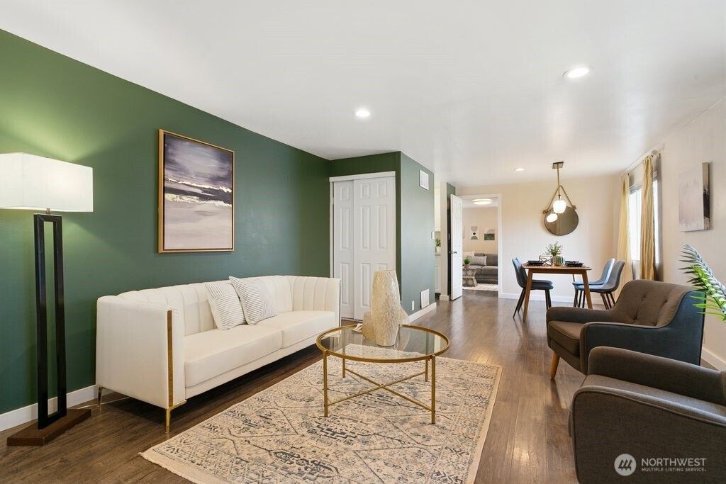 Photo of 12214 4th Avenue SW, Seattle, WA 98146 (MLS # 2515677)