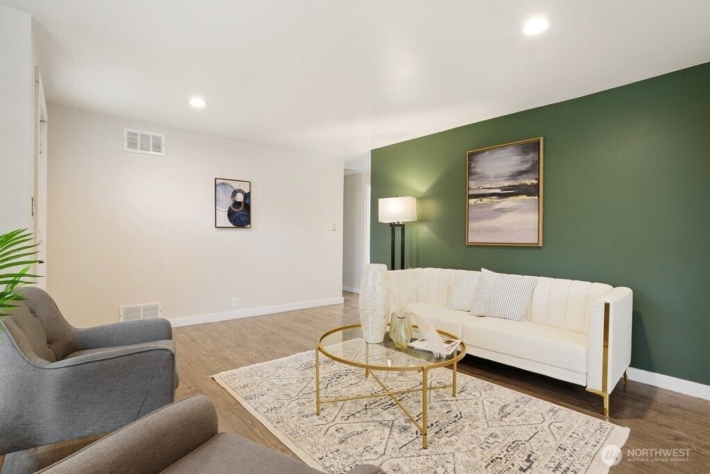 Photo of 12214 4th Avenue SW, Seattle, WA 98146 (MLS # 2515677)