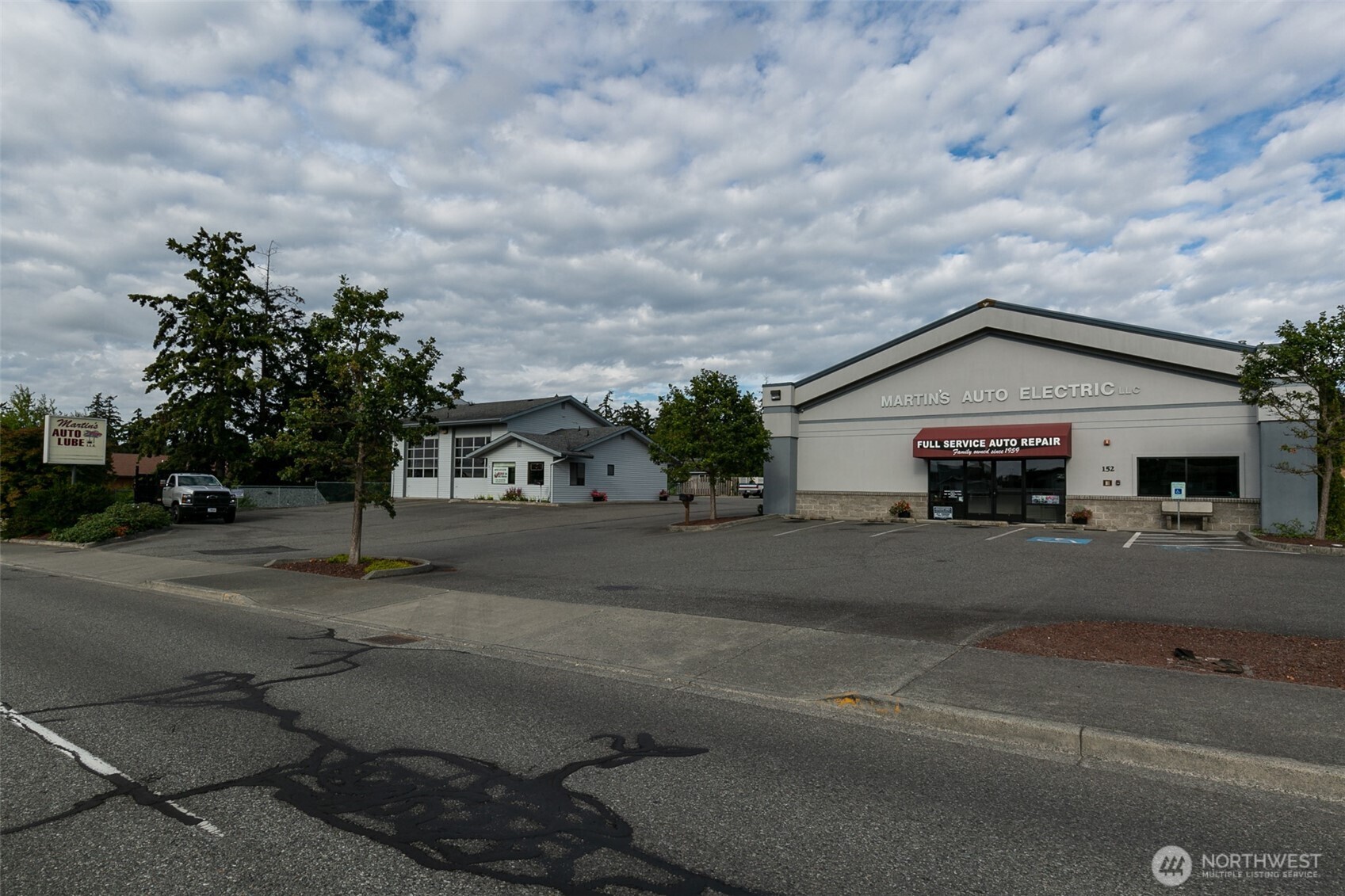 152 E Midway Boulevard