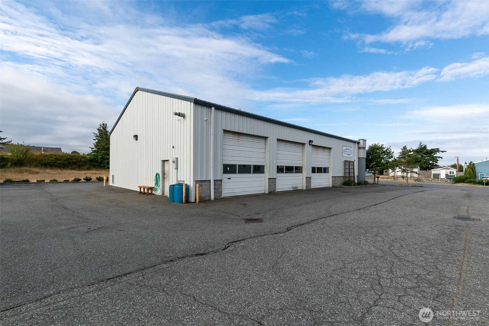 152 E Midway Boulevard