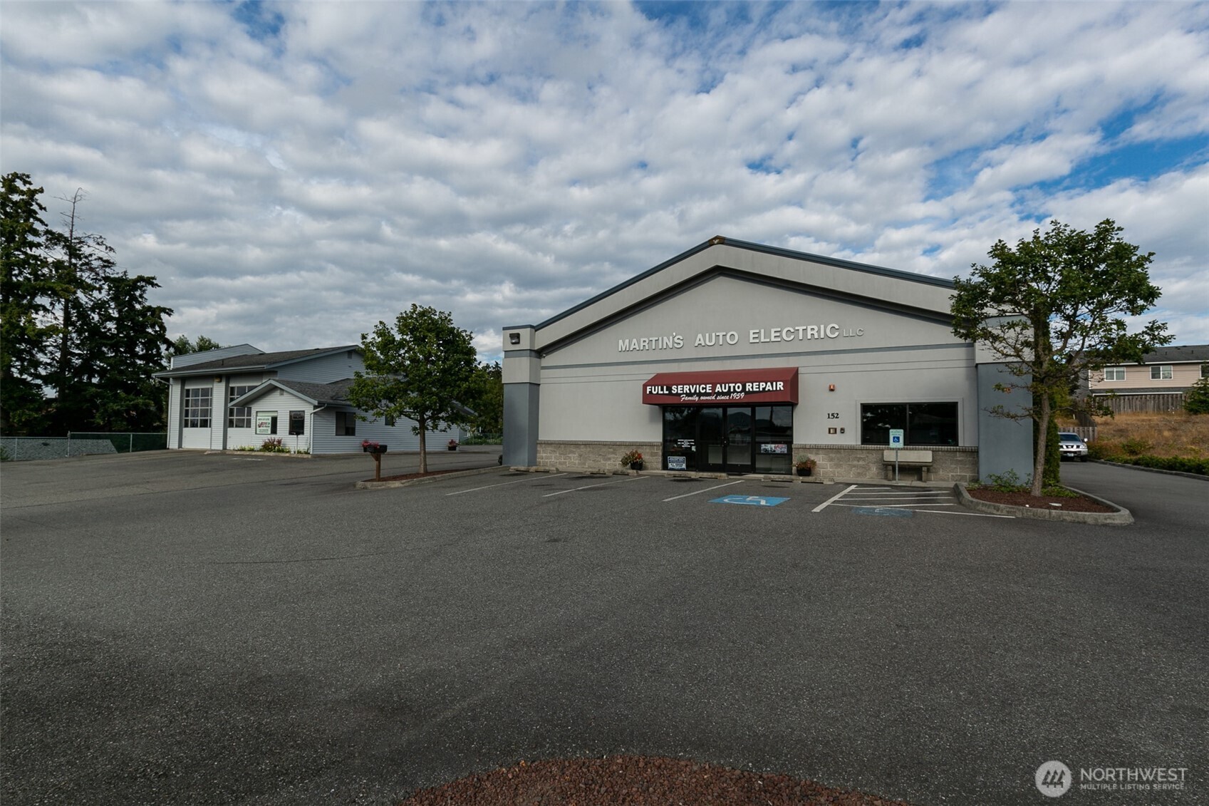 152 E Midway Boulevard
