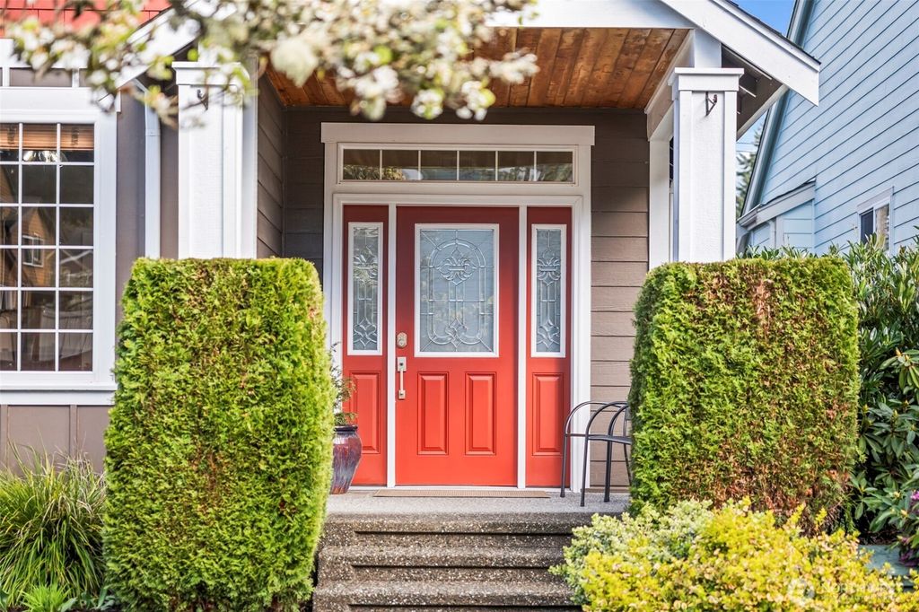 Photo of 1559 Bay Hill Avenue, Fircrest, WA 98466 (MLS # 2495332)