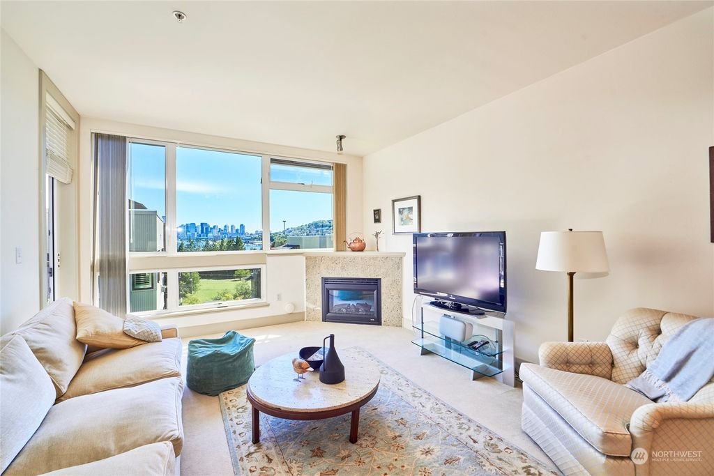Photo of 1760 N Northlake Way #527, Seattle, WA 98103 (MLS # 2252929)