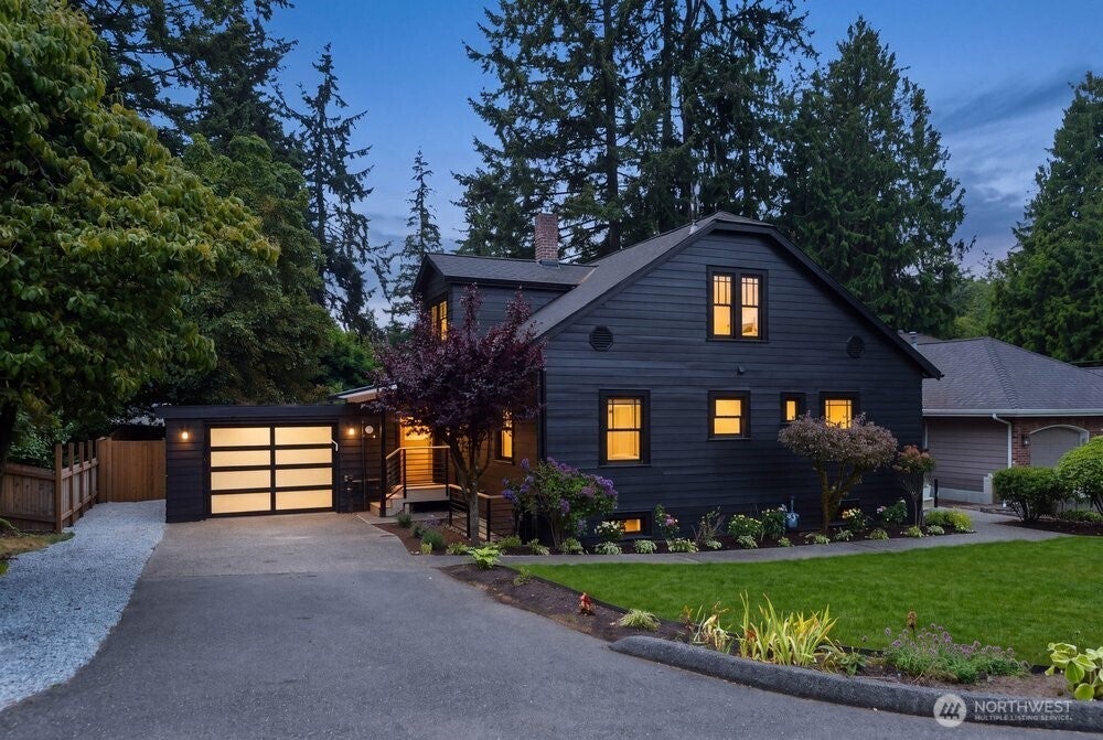 Photo of 3513 NE 187th Court, Lake Forest Park, WA 98155 (MLS # 2578904)
