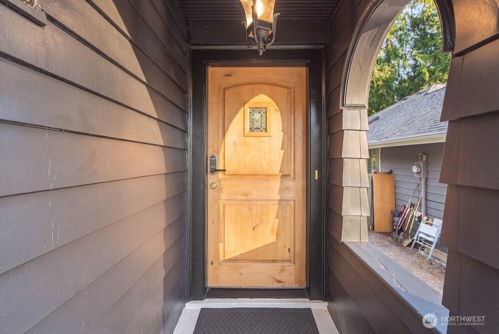Photo of 3513 NE 187th Court, Lake Forest Park, WA 98155 (MLS # 2578904)