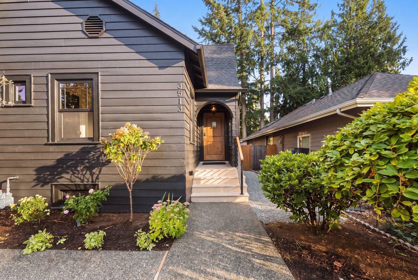 3513 NE 187th Court