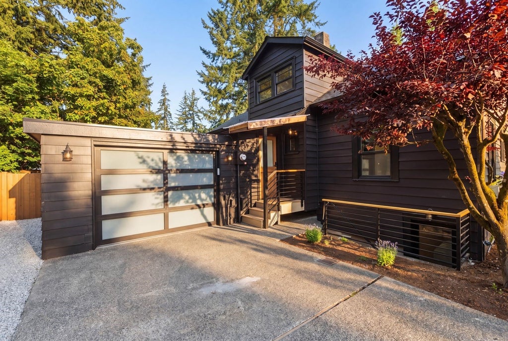 Photo of 3513 NE 187th Court, Lake Forest Park, WA 98155 (MLS # 2578904)