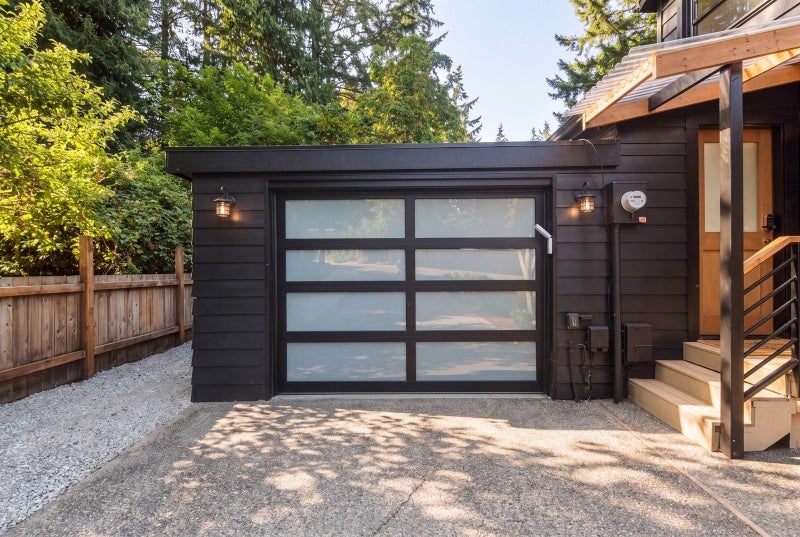 3513 NE 187th Court