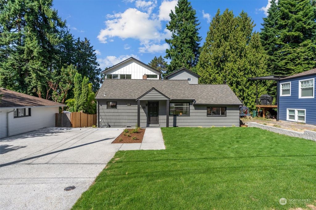 Photo of 11535 38th Avenue NE, Seattle, WA 98125 (MLS # 2152232)