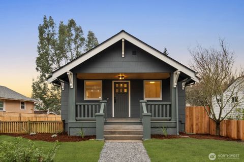 Photo of 4521 47th Avenue SW, Seattle, WA 98116 (MLS # 2470668)