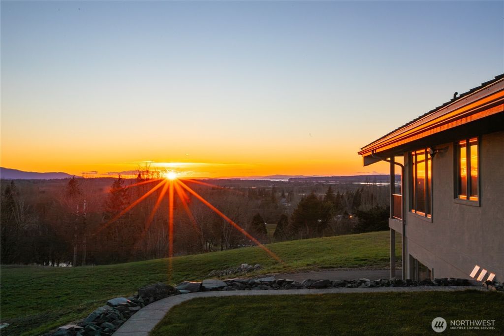 Photo of 1409 Marietta Avenue, Bellingham, WA 98226 (MLS # 2527178)