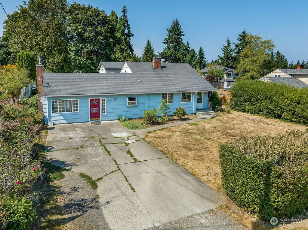 Photo of 16631 16th Avenue SW, Burien, WA 98166 (MLS # 2156621)