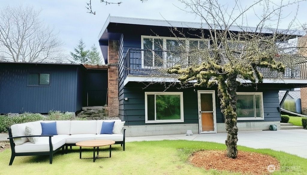 Photo of 17757 10th Avenue S, Burien, WA 98148 (MLS # 2502489)