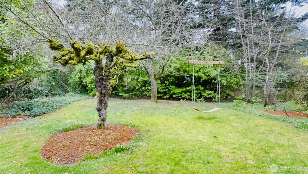 Photo of 17757 10th Avenue S, Burien, WA 98148 (MLS # 2502489)