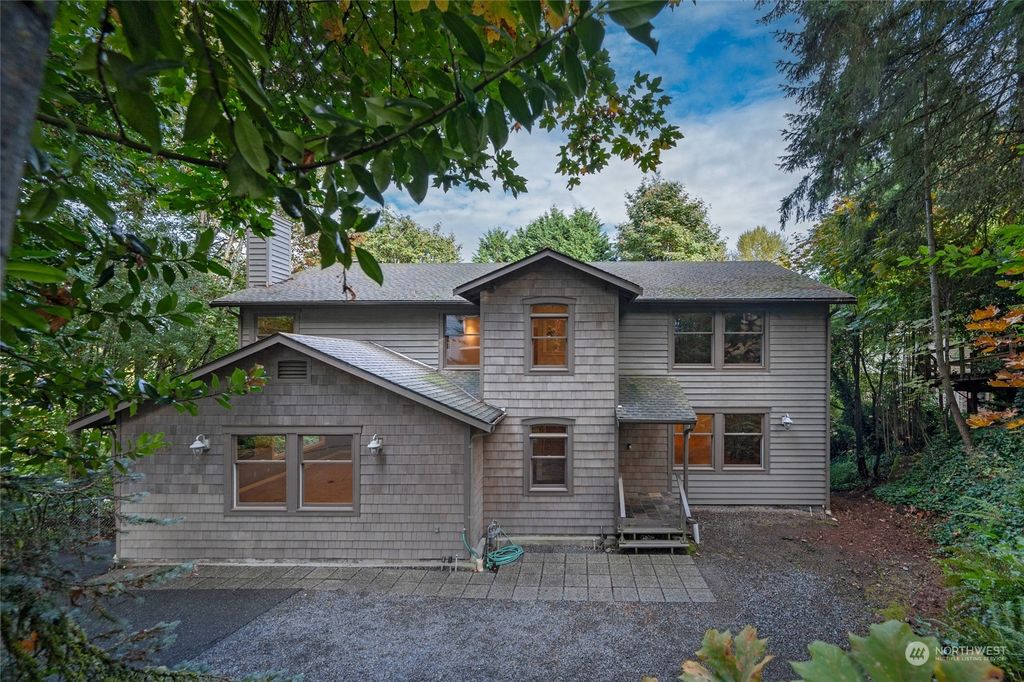 Photo of 19034 53rd Avenue NE, Lake Forest Park, WA 98155 (MLS # 2299162)