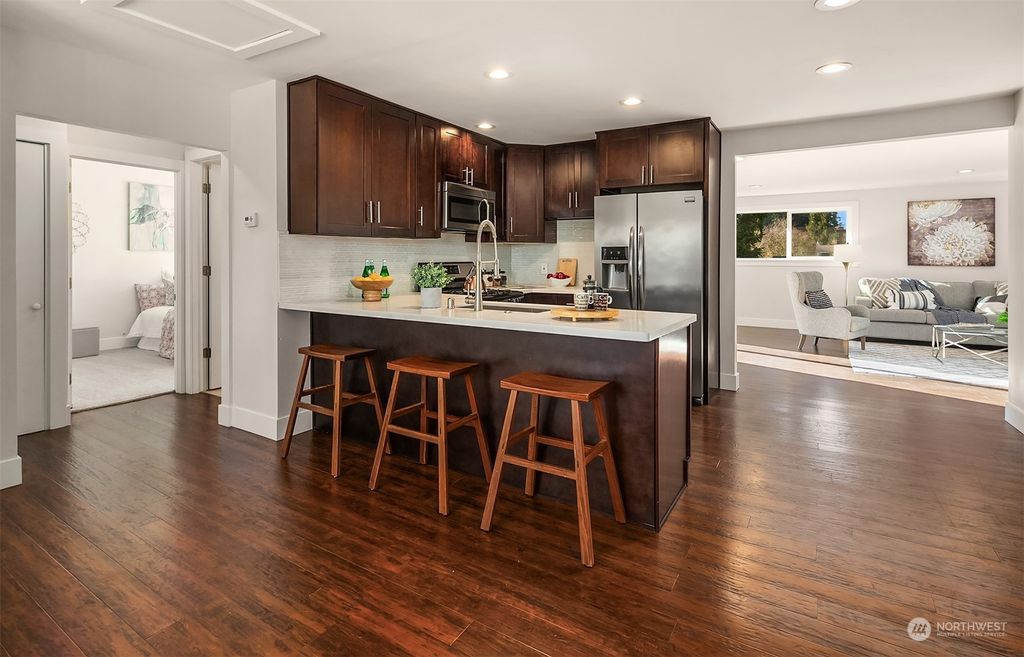 listing image 9367146332745922719
