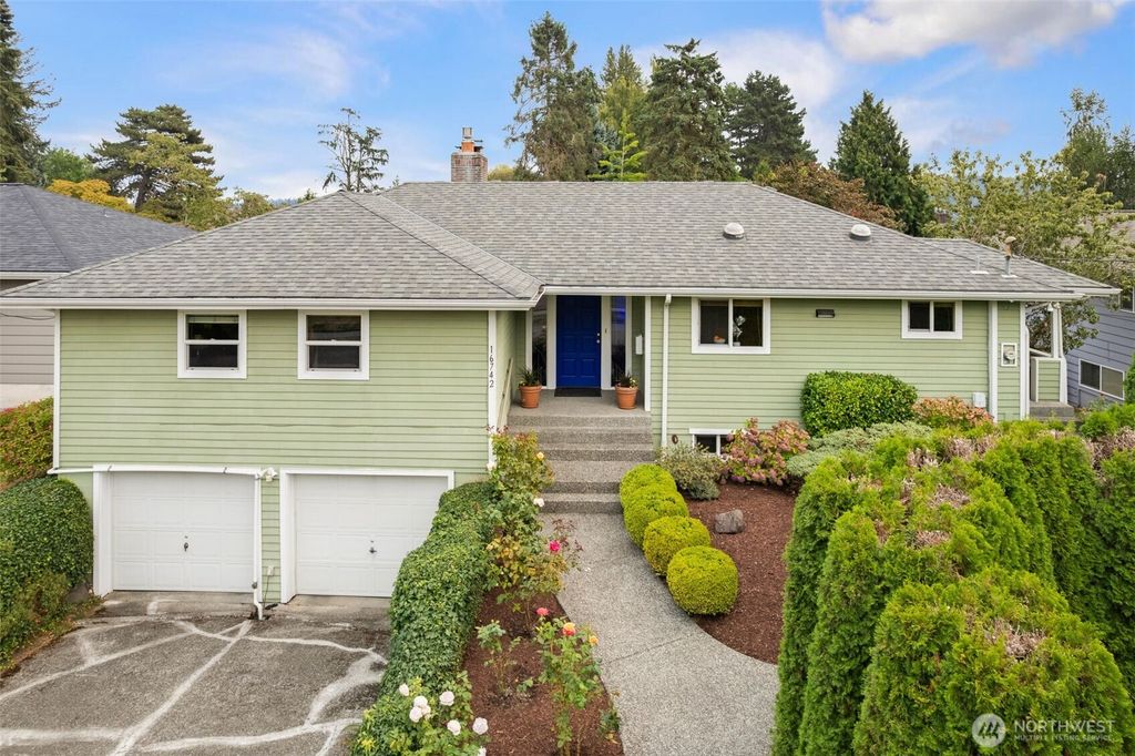Photo of 16742 45th Avenue NE, Lake Forest Park, WA 98155 (MLS # 2430137)