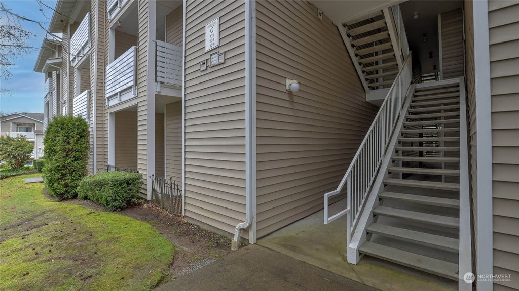 Photo of 801 Rainier Avenue N #G239, Renton, WA 98057 (MLS # 2205526)
