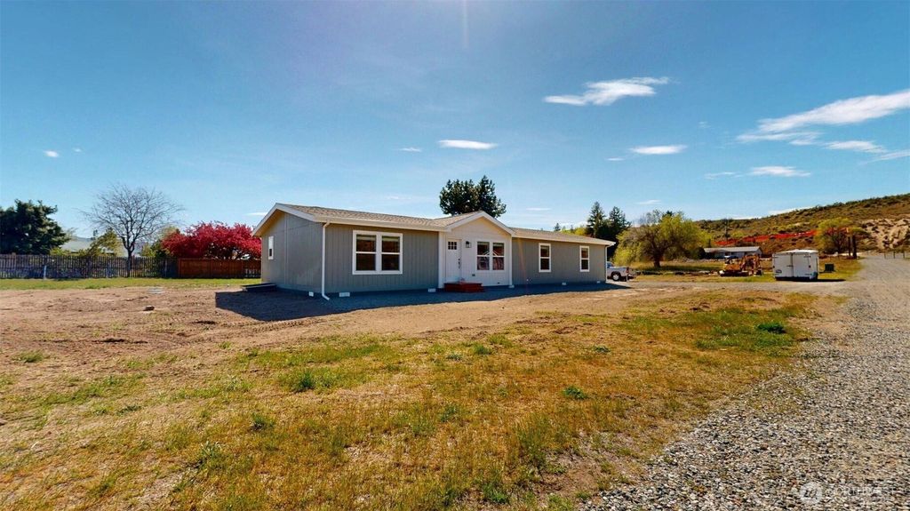 Photo of 6 Nomak, Omak, WA 98841 (MLS # 2513461)