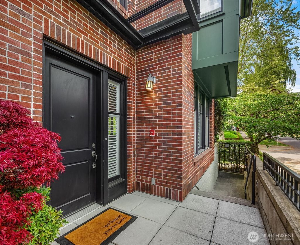 Photo of 101 W Comstock Street #101, Seattle, WA 98119 (MLS # 2408018)